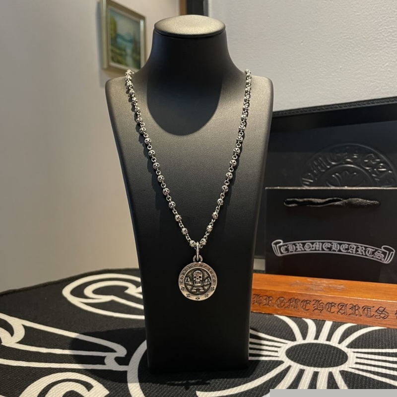 Ch**me He**ts necklaces